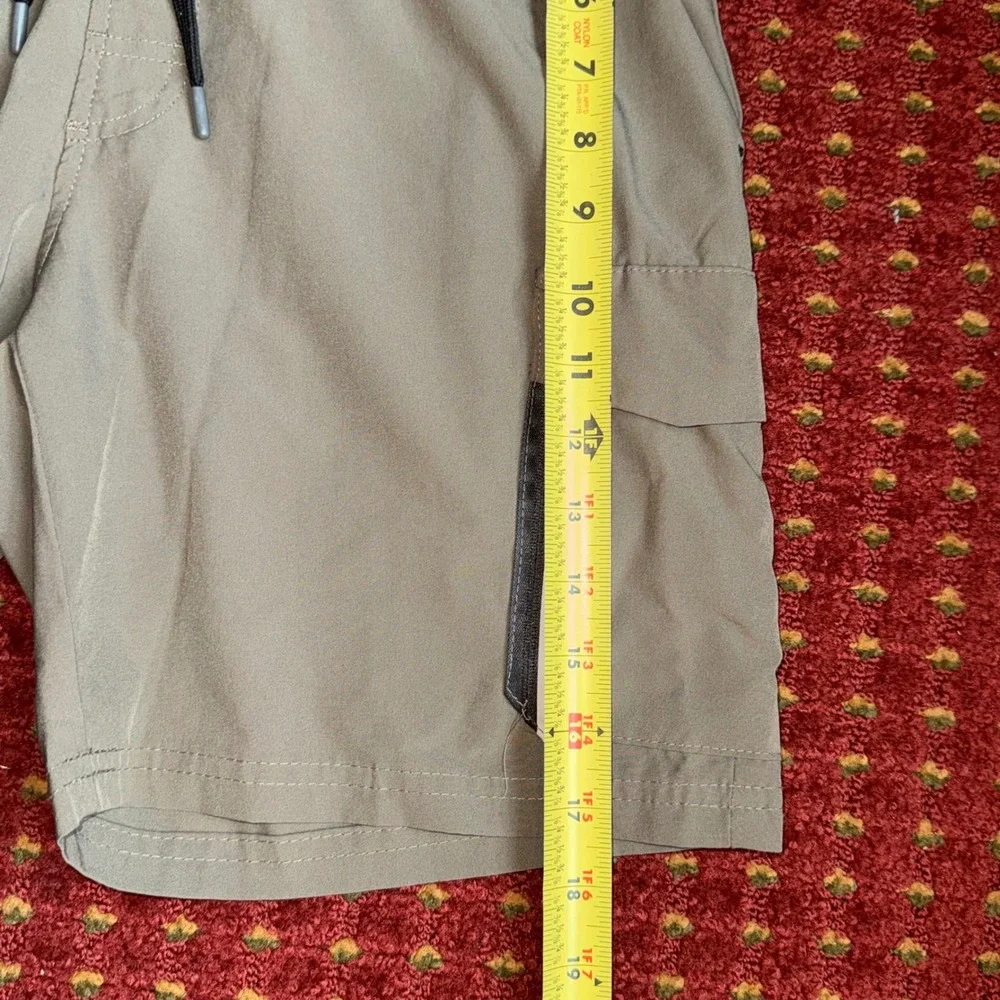 LEG3ND Discovery Cargo Shorts Mens Small Tan Excellent Elastic Waist Utility